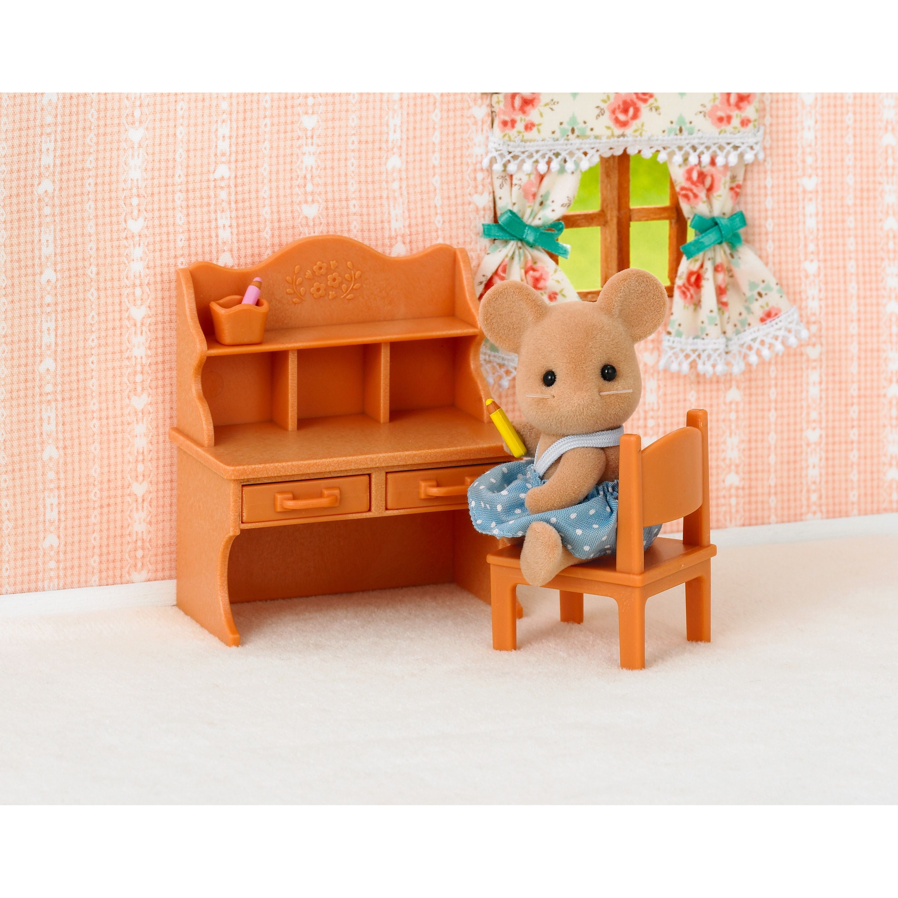 Sylvanian Families Mouse Sister With Desk Set