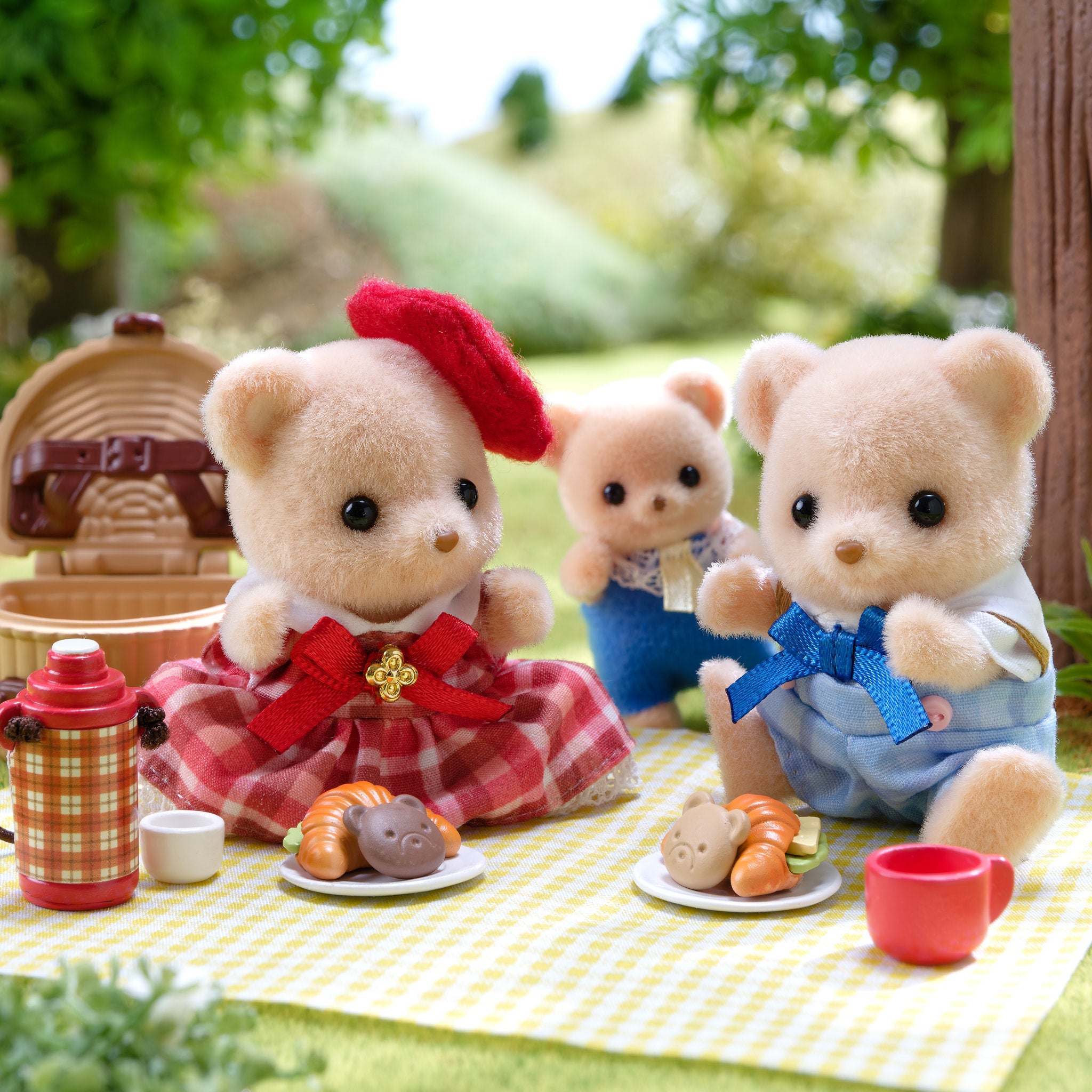 Sylvanian Families Biscuit Bear Sister & Brother