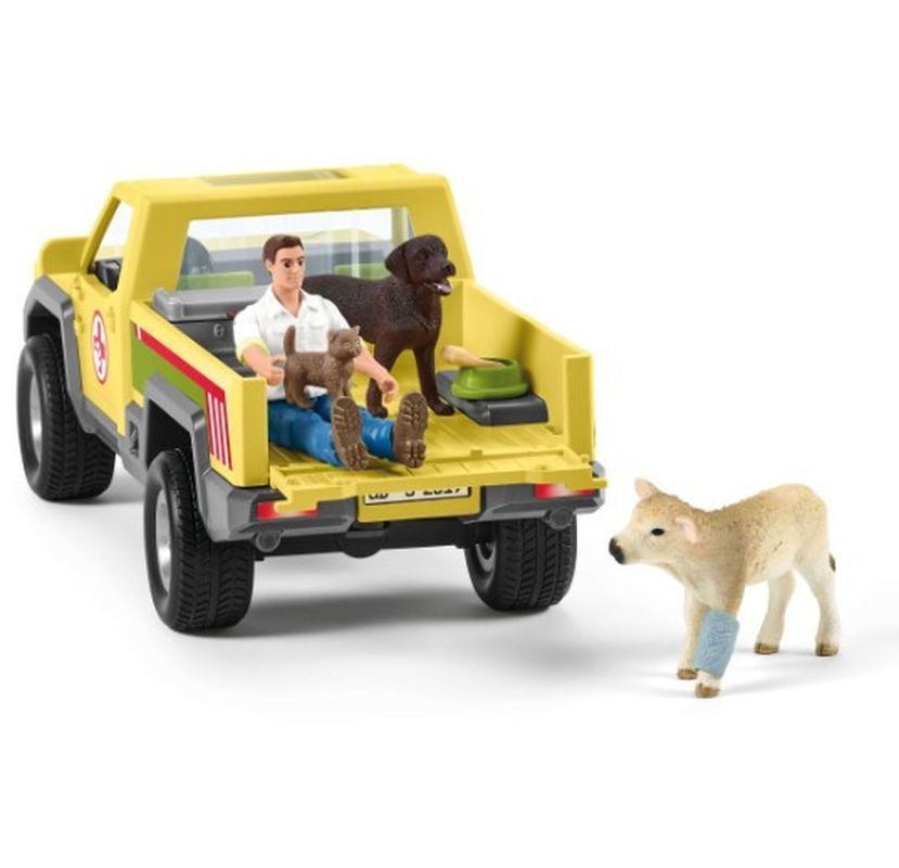 Schleich Farm World Veterinarian Visit At Farm Set