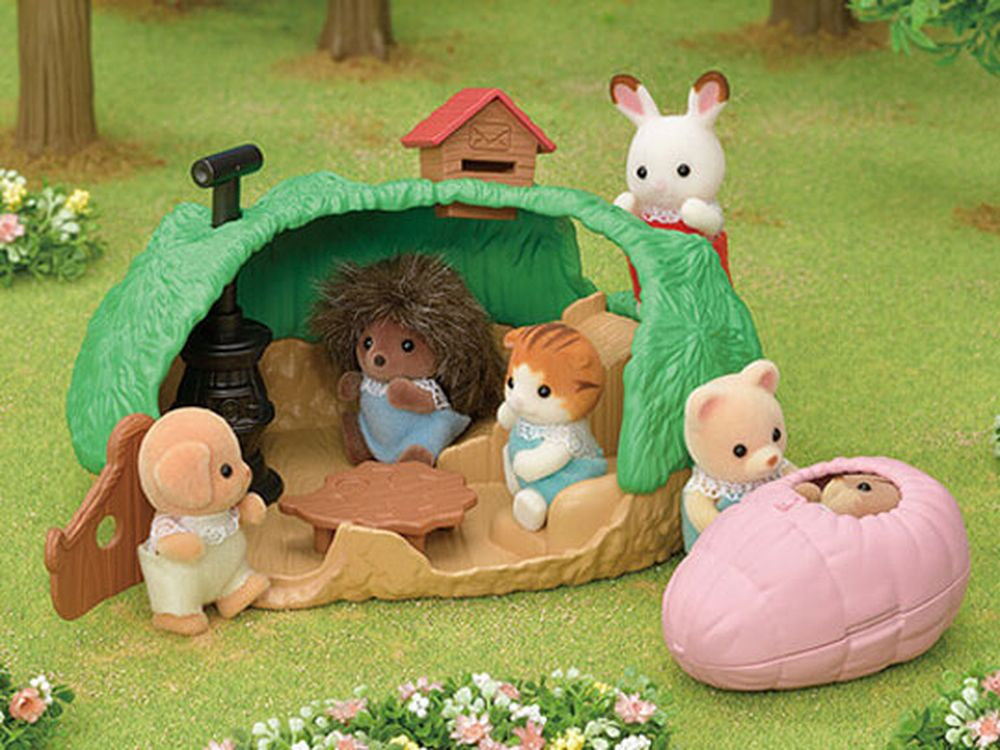 Sylvanian Families Baby Hedgehog Hideout