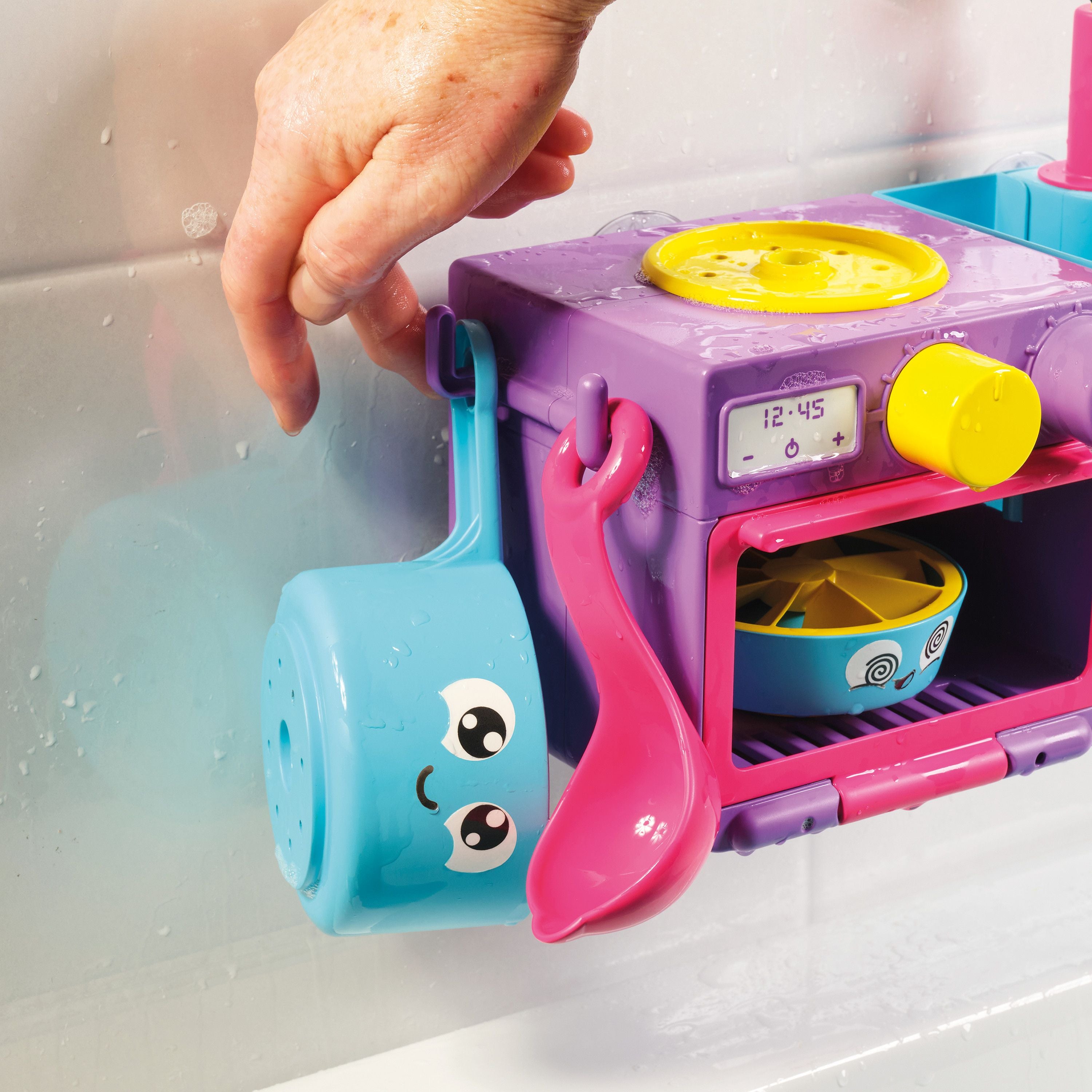 TOMY Toomies Bubble & Bake Bathtime Kitchen