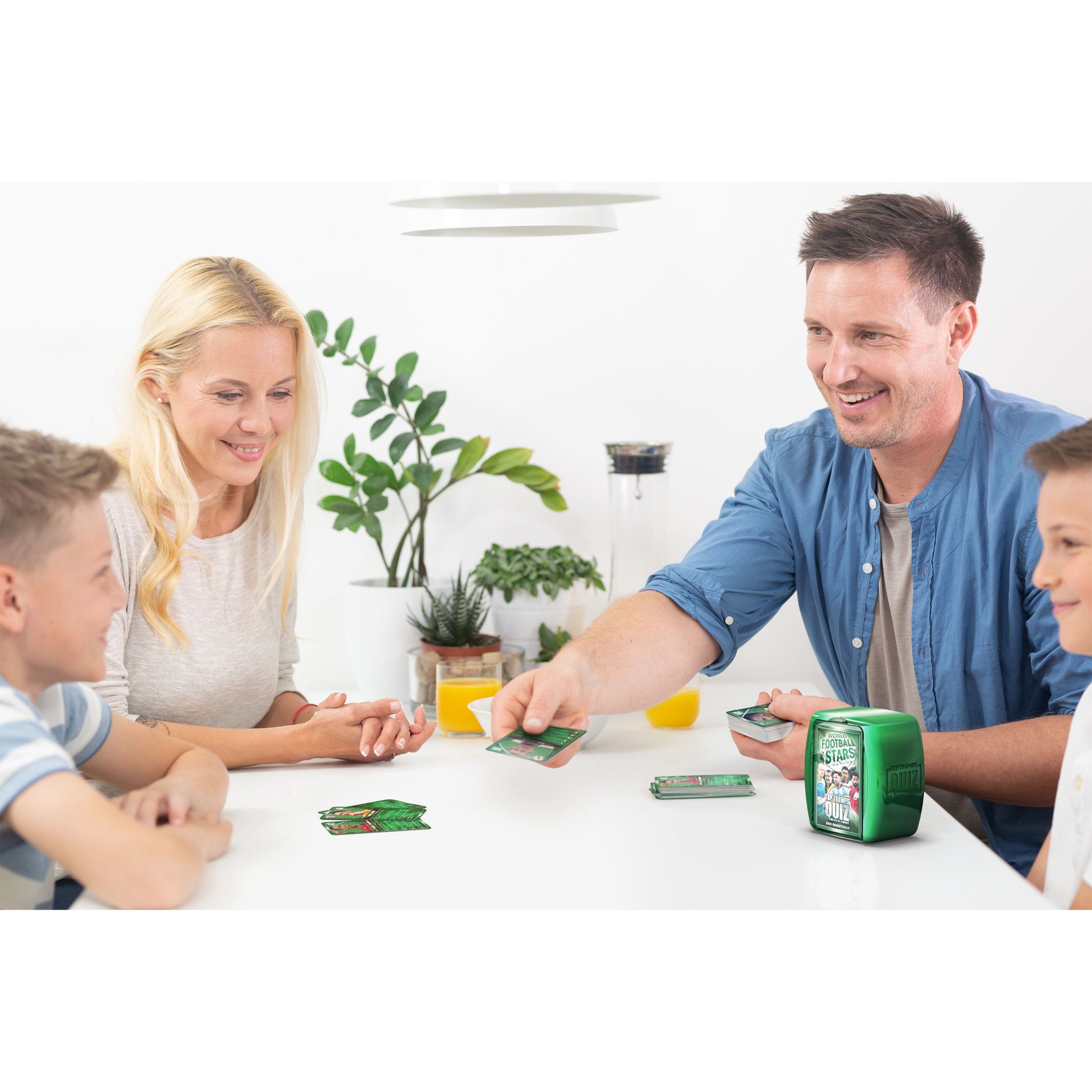 Top Trumps Quiz World Football Stars Card Game