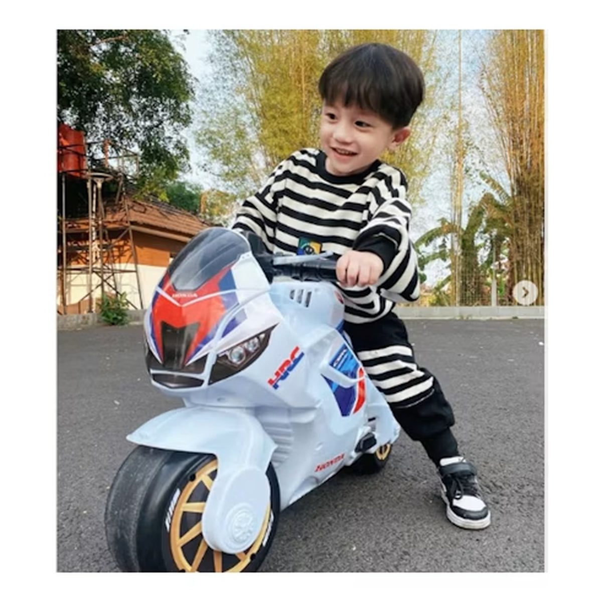 Volta Honda A Long Push/Kick Ride On - White